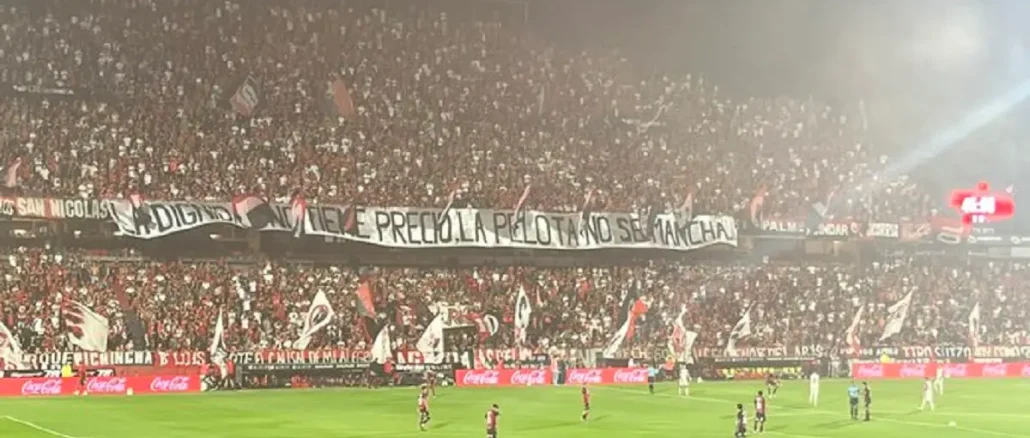 Newell´s le dedicó una bandera a Rosario Central por el polémico título de liga del 2025