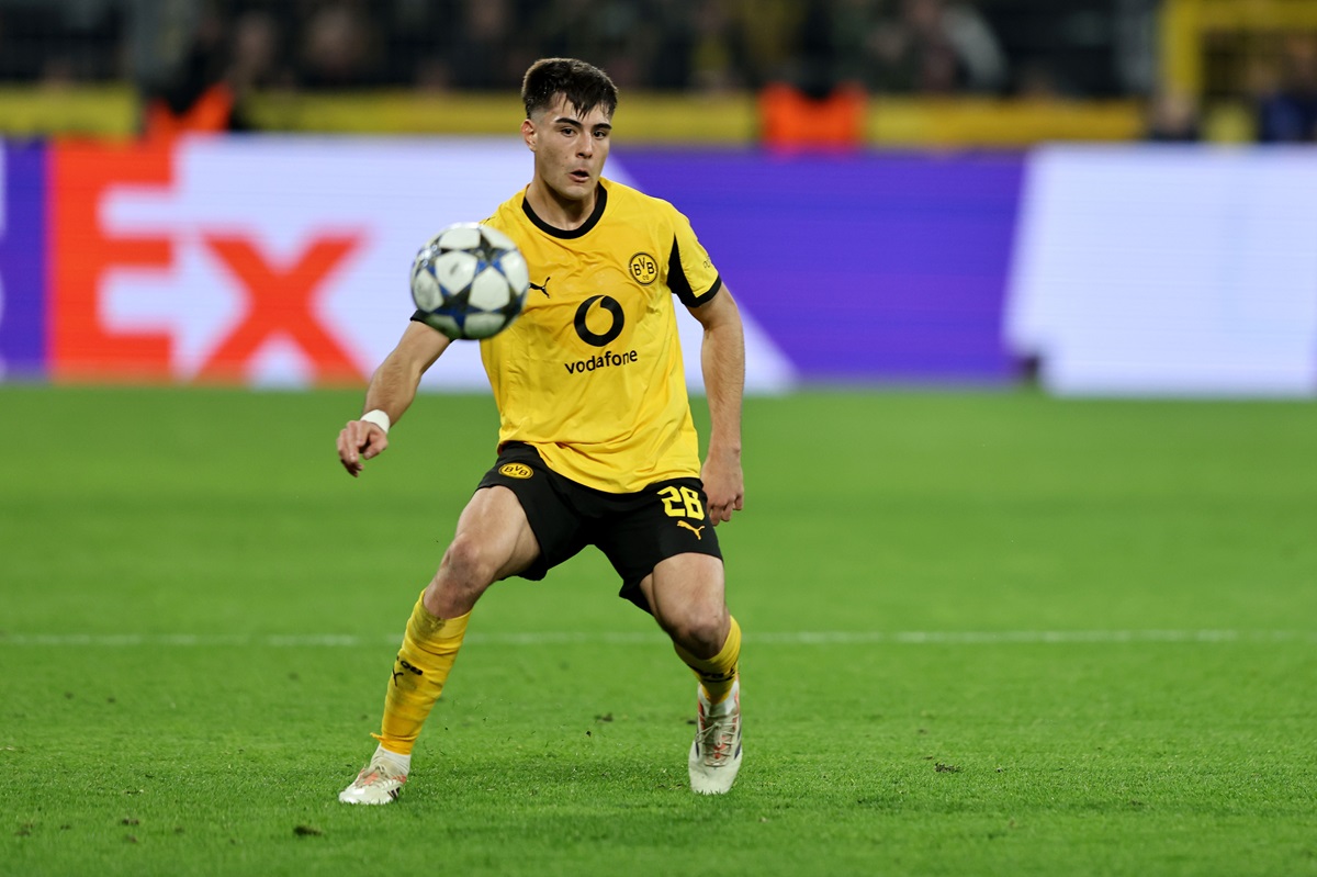 El defensor argentino fue repescado por los Blues. Aaron Anselmino dejó Dortmund con lágrimas y regresó a Chelsea