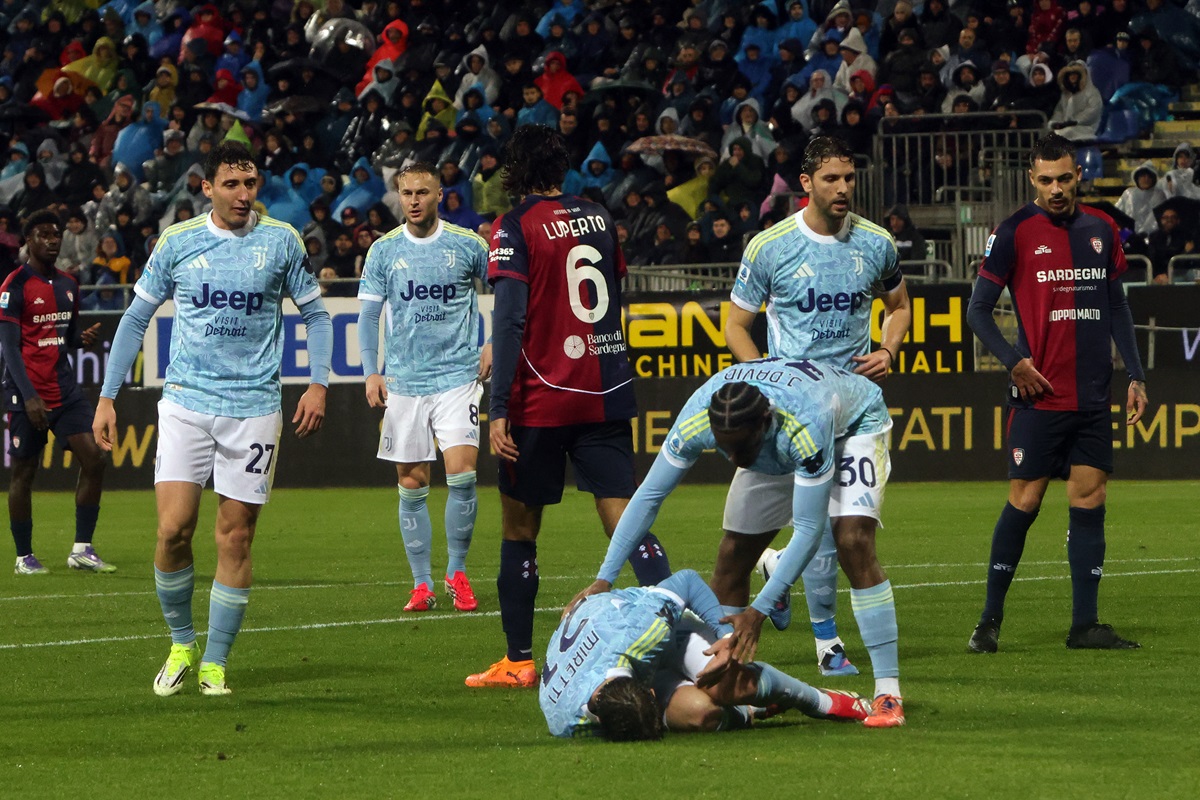 Juventus dejó pasar el tren y perdió con Cagliari