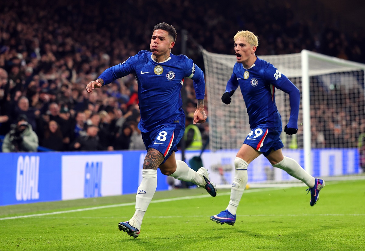Tres argentinos entre los 22 jugadores en Stamford Bridge. Enzo Fernández, Garnacho y Castellanos titulares en Chelsea - West Ham