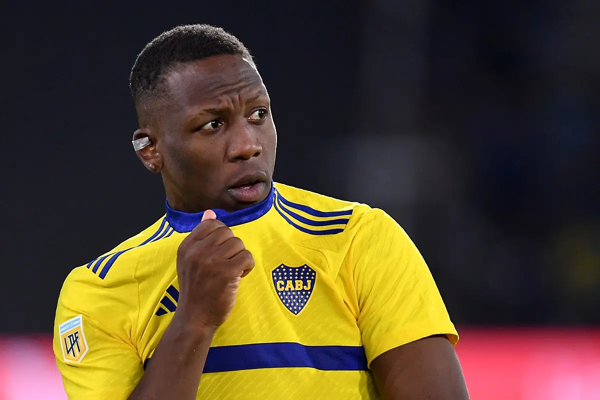 Luis Advíncula, tras su salida de Boca: «No me va a alcanzar la vida para agradecerle al club»