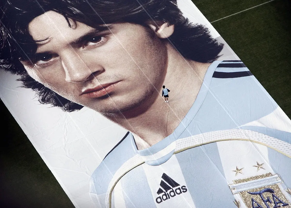Adidas sacó a la venta la colección completa en homenaje al primer Mundial de Lionel Messi