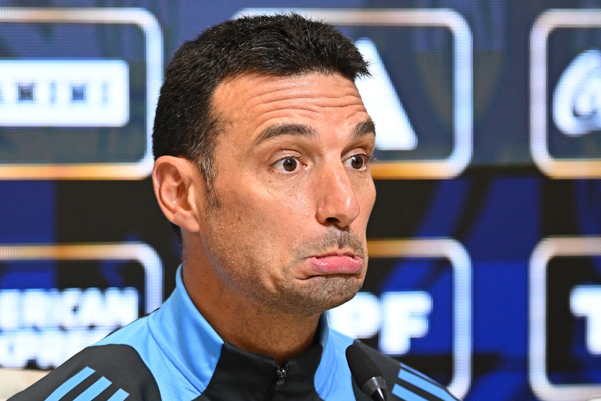 Lionel Scaloni recibió el 2026 sentado en la vereda de su pueblo natal
