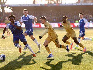 Es 1 a 0 parcial con un tanto de Paul Dawson. Macclesfield da la nota y le gana a Crystal Palace en el descanso