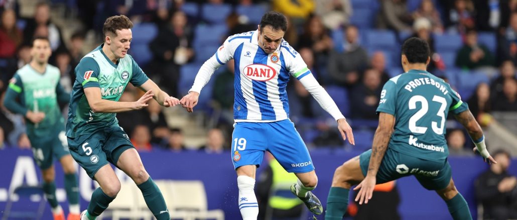 Espanyol 1 vs Alavés 2 Fue 2 a 1 para los Babazorros con goles de Blanco y Boyé. Alavés volvió a ganar y dejó en llamas a un deslucido Espanyol