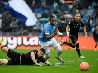 Fue 2 a 0 con goles de Spinazzola y Rrahmani. Napoli le ganó a Lazio y sigue luchando por el Scudetto