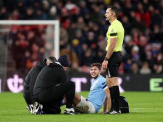 El viernes le harán los estudios al español. Nico González arrancó el 2026 con el pie izquierdo y un cambio por lesión