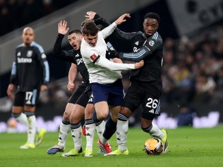 Fue 2 a 1 para los Villanos con goles de Buendía y Rogers. Aston Villa eliminó a Tottenham en un partidazo de FA Cup