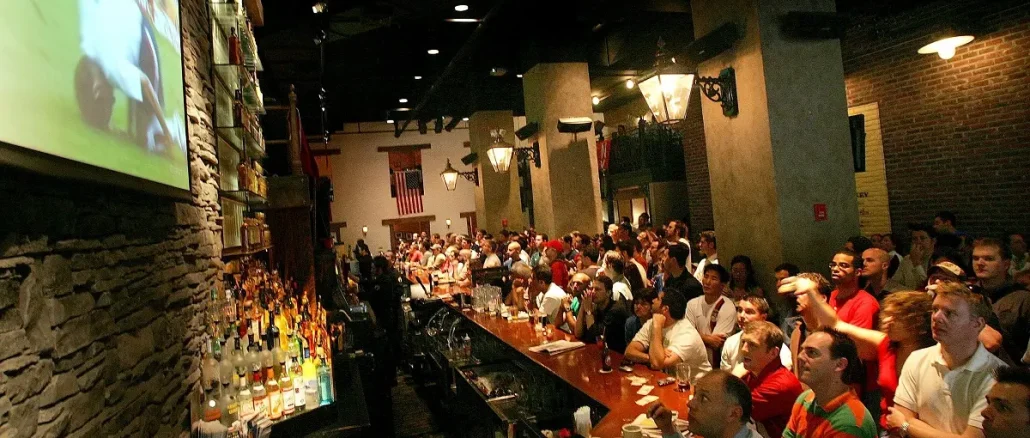 us-fans-watch-world-cup-match-vs-ghana Insólito: La Liga paga 50 euros a ciudadanos que denuncien a bares que pasan partidos con piratería