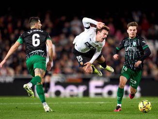Pepelu de penal evitó otra derrota y fue 1 a 1 en La Liga. Valencia mereció ganar, empató con Elche y Mestalla estalló