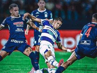 Fue 1 a 0 en Paraguayo con gol histórico de Diego Acosta. 2 de Mayo debutó en Copa Libertadores derrotando a Alianza Lima