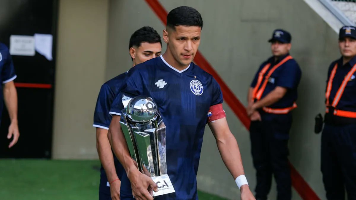 Alex Arce sufrió fractura de clavícula y fue operado en Buenos Aires