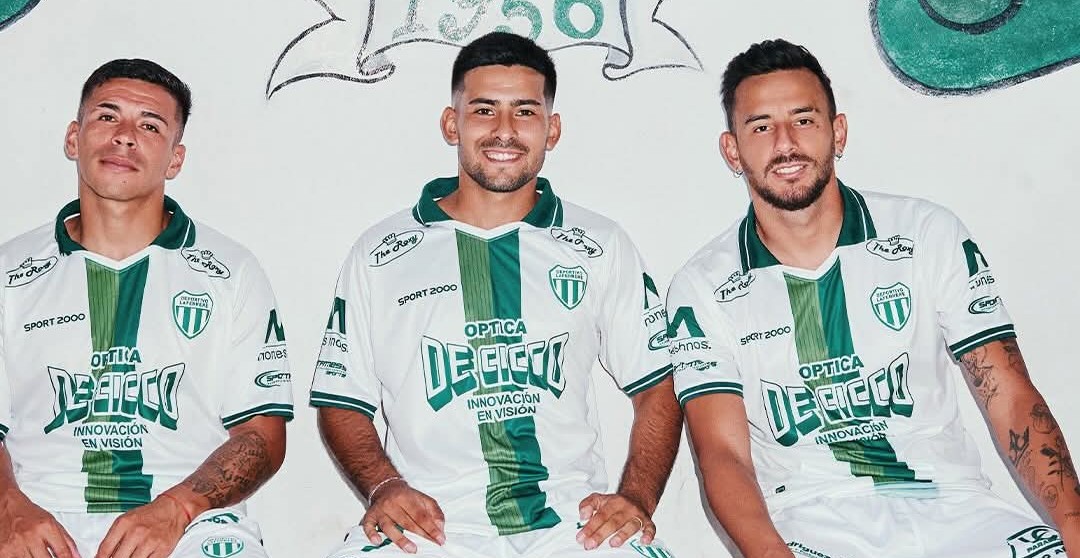 Laferrere presentó las nuevas camisetas en su sede social