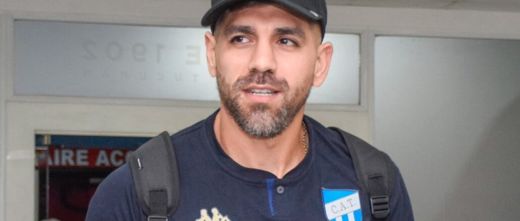 ¡Insólito! - Leandro Díaz salió sustituído y quiso agredir a un plateista