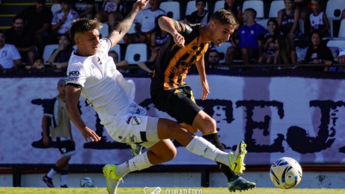 All Boys se lo dio vuelta a Mitre y terminó festejando en Floresta.