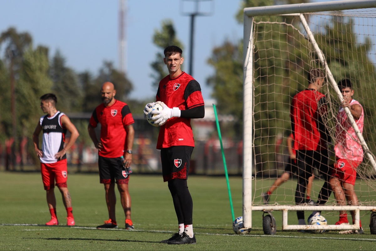 El plantel de Newell´s sufrió amenazas y bombas molotov