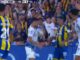 Una vez más Fideo estuvo envuelto en una polémica. Di María le sacó un lateral en la cara a Schott y ambos fueron amonestados