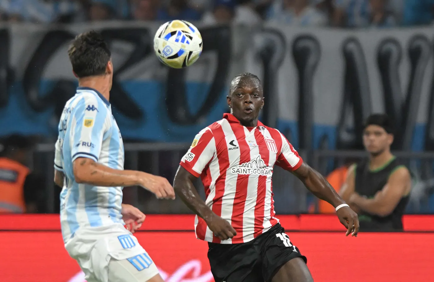 Edwuin Cetré seguirá en Estudiantes