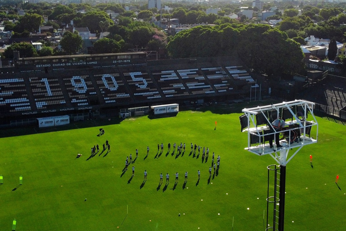 Todo listo en Vicente López para que arranque la jornada. Formaciones confirmadas para Platense y Barracas Central