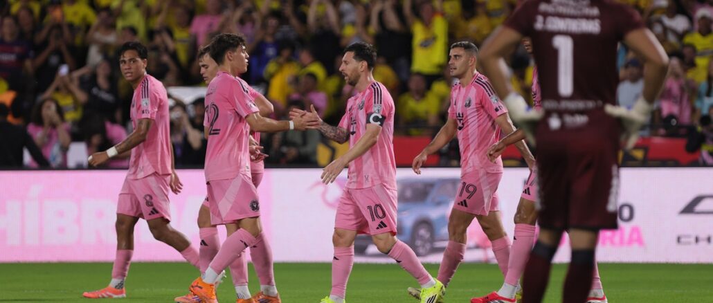 Fue 2 a 2 en Guayaquil en una fantástica Noche Amarilla. Inter Miami empató con un golazo de Messi ante Barcelona