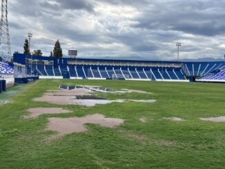 El Tomba trabaja contrarreloj por el césped del Gambarte. Godoy Cruz podría mudarse al Malvinas para recibir a Bolívar