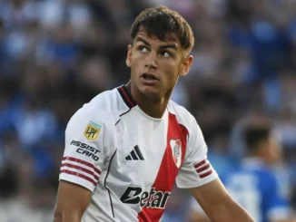 Joaquín Freitas convirtió su primer gol en Primera aumentando la cuenta de River ante Banfield en el Monumental.