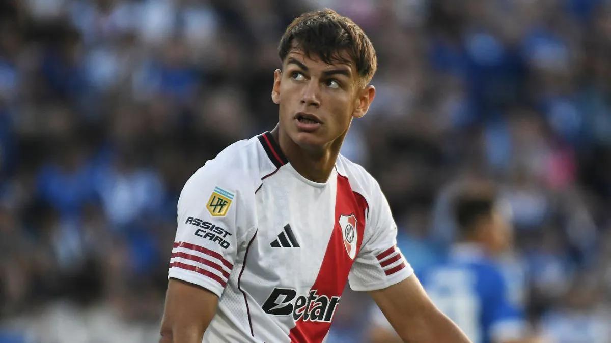 Joaquín Freitas convirtió su primer gol en Primera aumentando la cuenta de River ante Banfield en el Monumental.