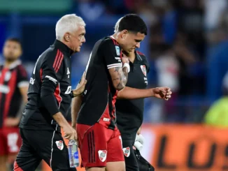 Kendry Páez se lesionó en el partido ante Vélez y podría perderse varios encuentros de River como también de la Selección de Ecuador.
