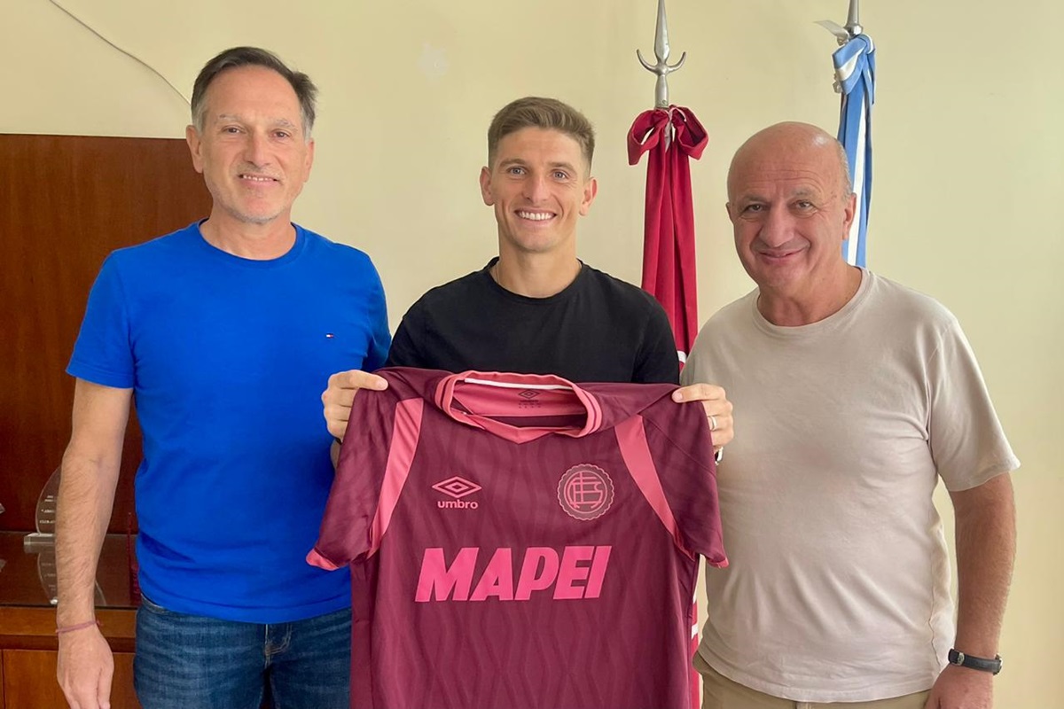 El ex defensor de Platense firmó este viernes junto a Russo y Marón. Lanús extendió el vínculo de Sasha Marcich hasta 2028