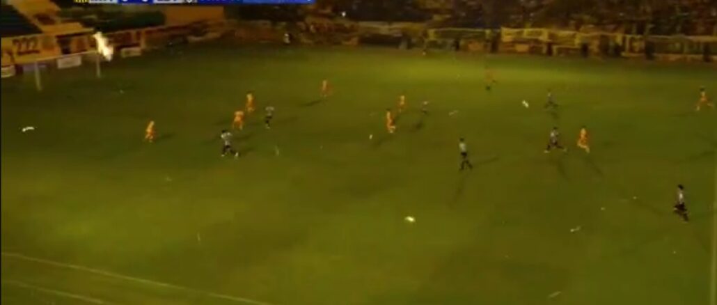 Mitre y Estudiantes debieron posponer casi dos horas el arranque