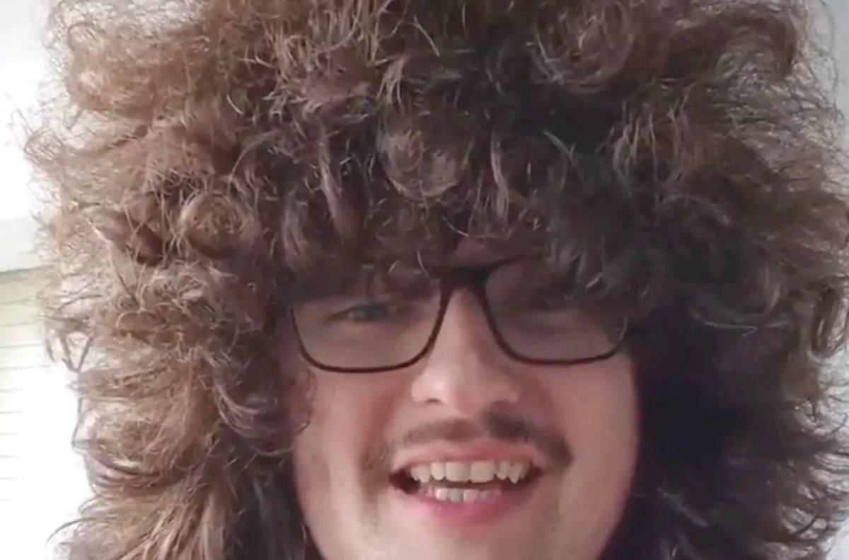 Frank Illet se quedó en las puertas del corte de cabello viral
