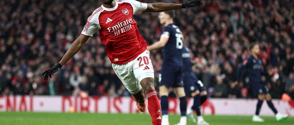 Arsenal 4 vs Wigan 0 Los Gunners aplastar por 4 a 0 y se metieron en octavos de final. Arsenal goleó a Wigan y avanzó firme en FA Cup