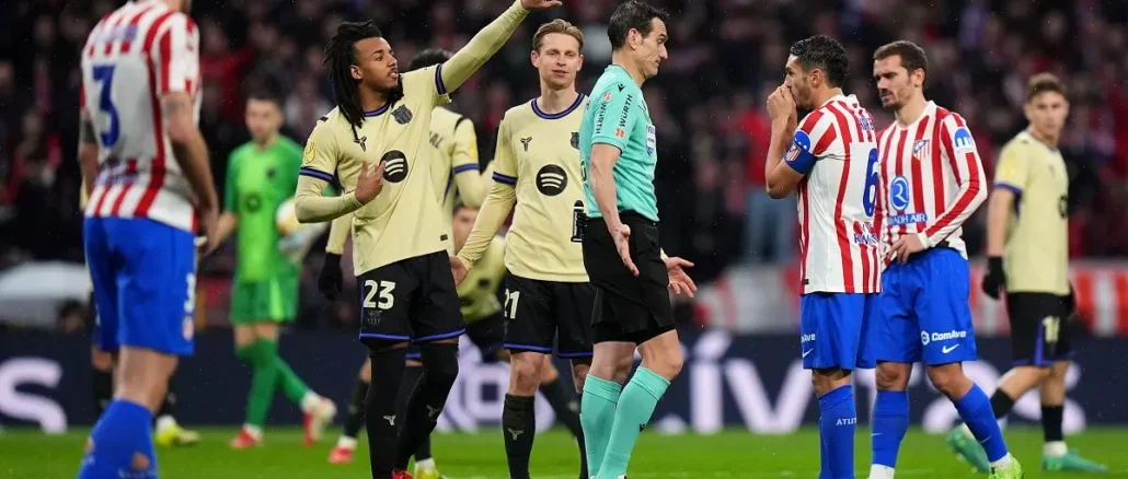 atletico-de-madrid-v-fc-barcelona-copa-del-rey De Jong, explosivo por el gol anulado al Barcelona: "Si la imagen que he visto no es de IA, es un escándalo"