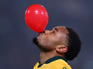 Nkunku lo hizo otra vez: regaló su clásico festejo con un globo en el triunfo del Milan al Bologna