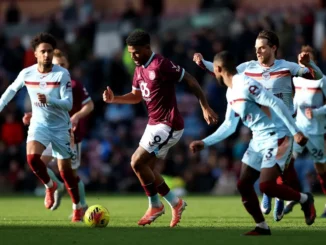 Brentford le ganó por 4-3 al Burnley en un emocionante e infartante partido de Premier