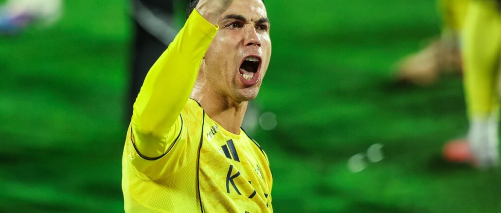 CR7 puso el 1 a 0 de Al Nassr sobre Al Namja en Arabia Saudita. Cristiano Ronaldo llegó a los 965 goles y quedó a 35 de los mil