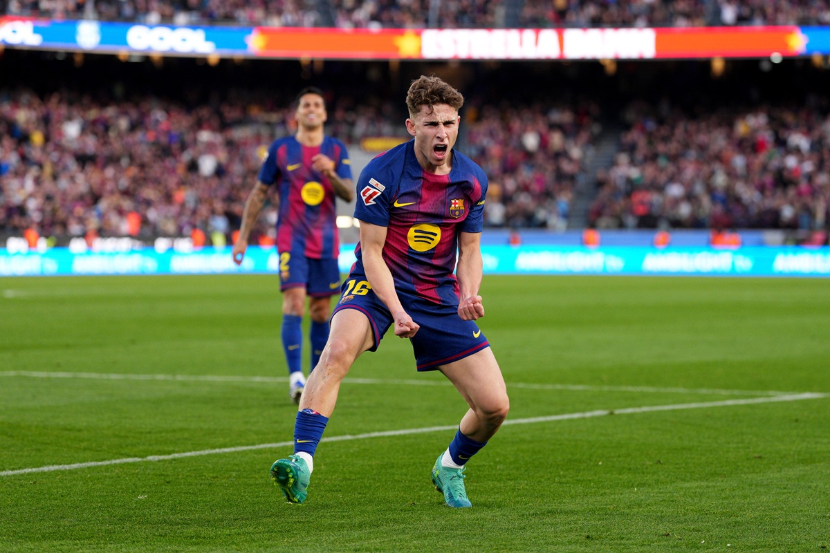 Barcelona goleó y es nuevo líder de La Liga
