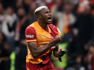 Victor Osimhen, enojado: "Borré todas las fotos con la camiseta del Napoli"