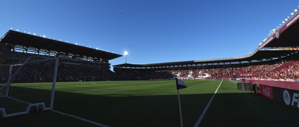 Mauricio Pellegrino y Carlos Tévez definieron los once titulares. Formaciones listas para Lanús y Talleres de Córdoba