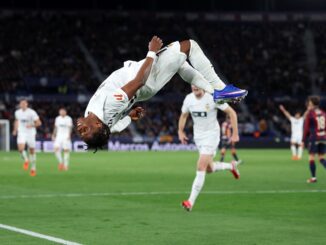 Fue 2 a 0 para los Chés con goles de Ramazani y Sadiq. Levante perdonó y Valencia le ganó el derbi en La Liga