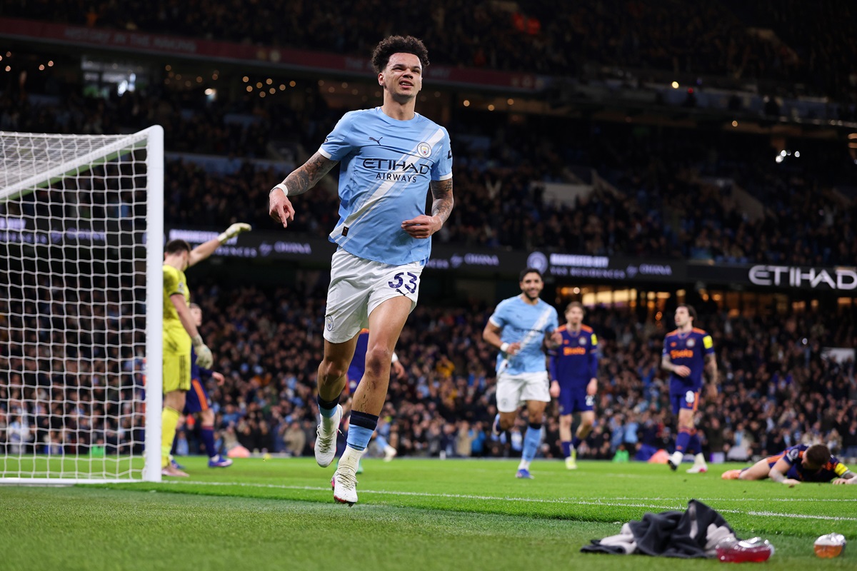 Fue 2 a 1 para los de Guardiola con doblete de Nico O´Reilly. Manchester City le ganó a Newcastle y quedó a dos puntos del Arsenal