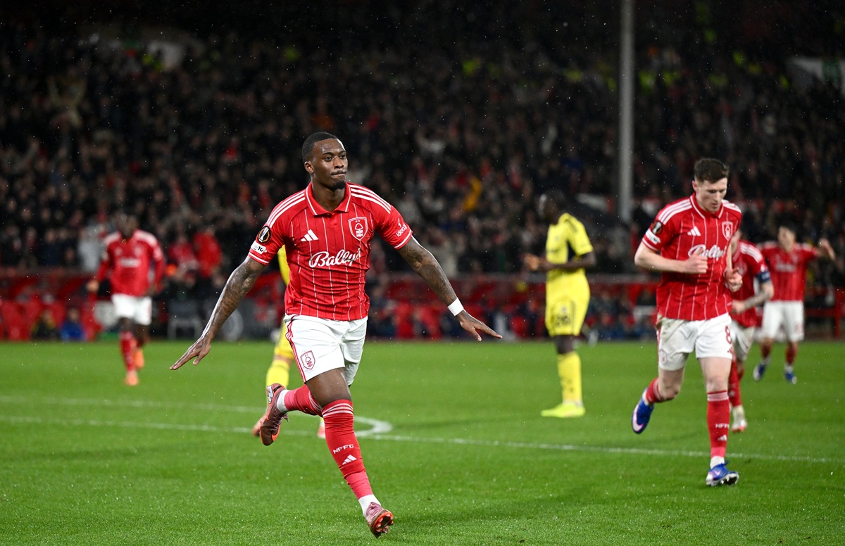 Nottingham Forest padeció a Fenerbahce pero avanzó en Europa League