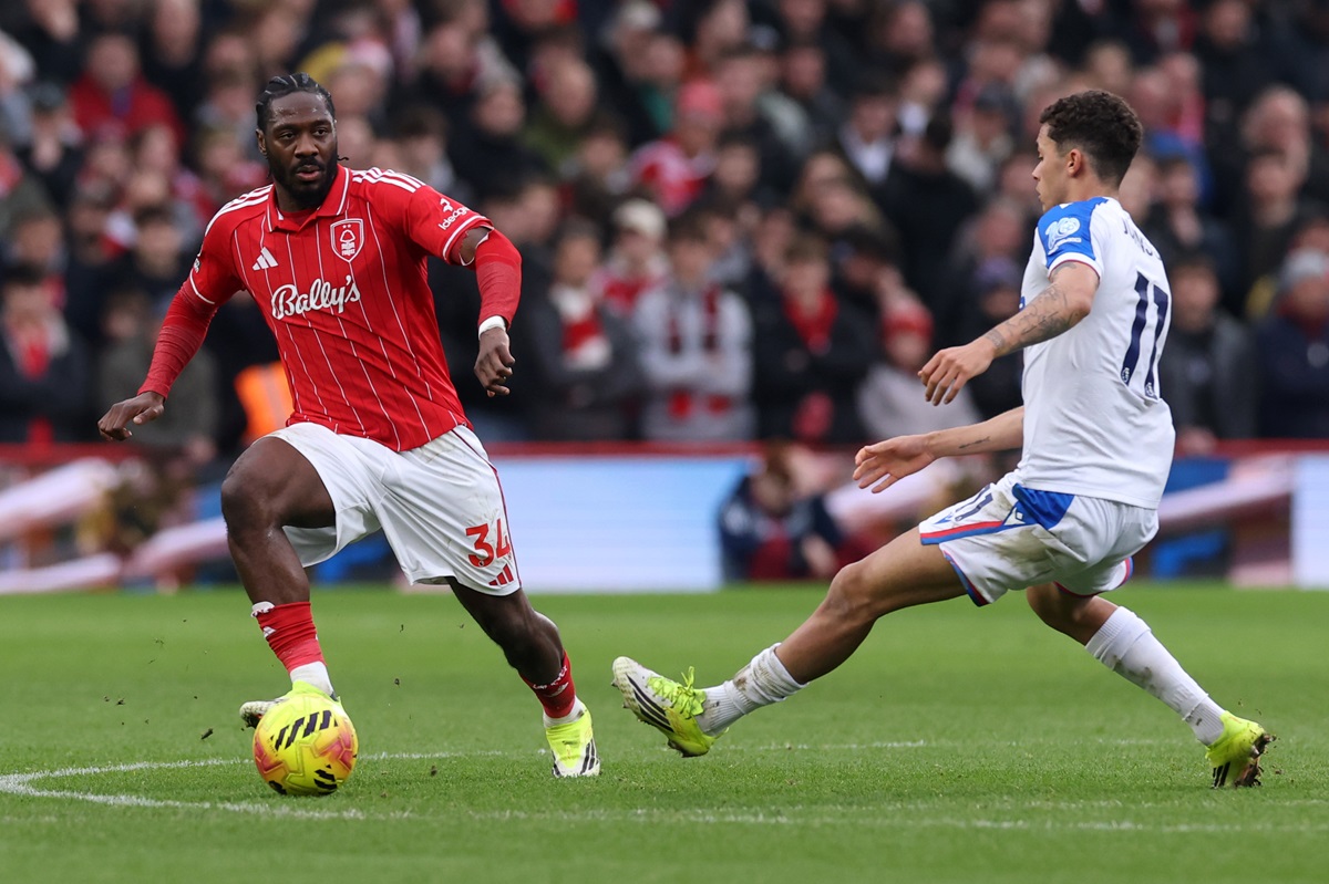 Fue 1 a 1 con goles de Gibbs-White y Sarr. Nottingham Forest sumó un punto de oro ante Crystal Palace
