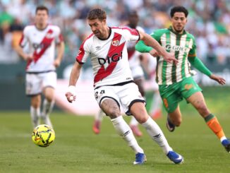 Fue 1 a 1 en un partido con poco fútbol y mucha queja. Betis y Rayo Vallecano empataron en una tarde polémica