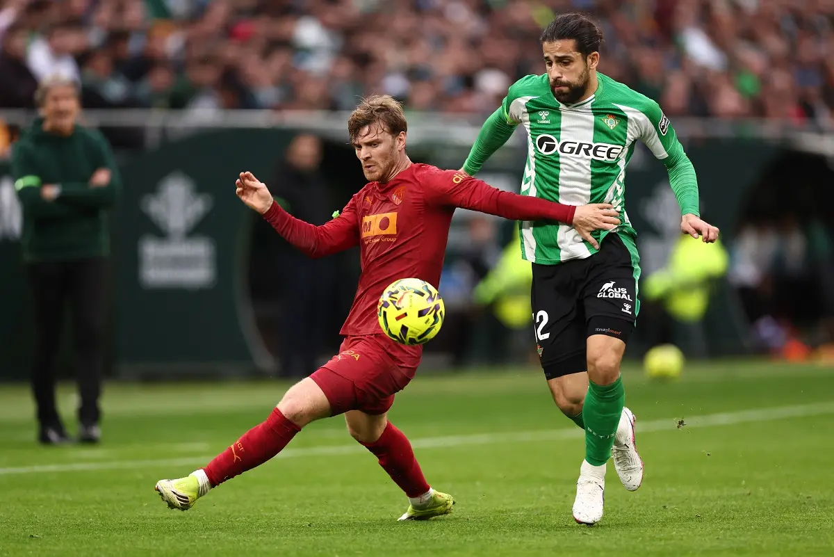 Betis festejó en el final y venció a un Valencia que coquetea con la zona roja de La Liga