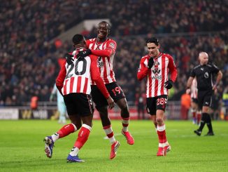 Los Black Cats golearon por 3 a 0 a los Clarets en Premier League. Sunderland goleó a un Burnley que siguió cayendo en zona de descenso