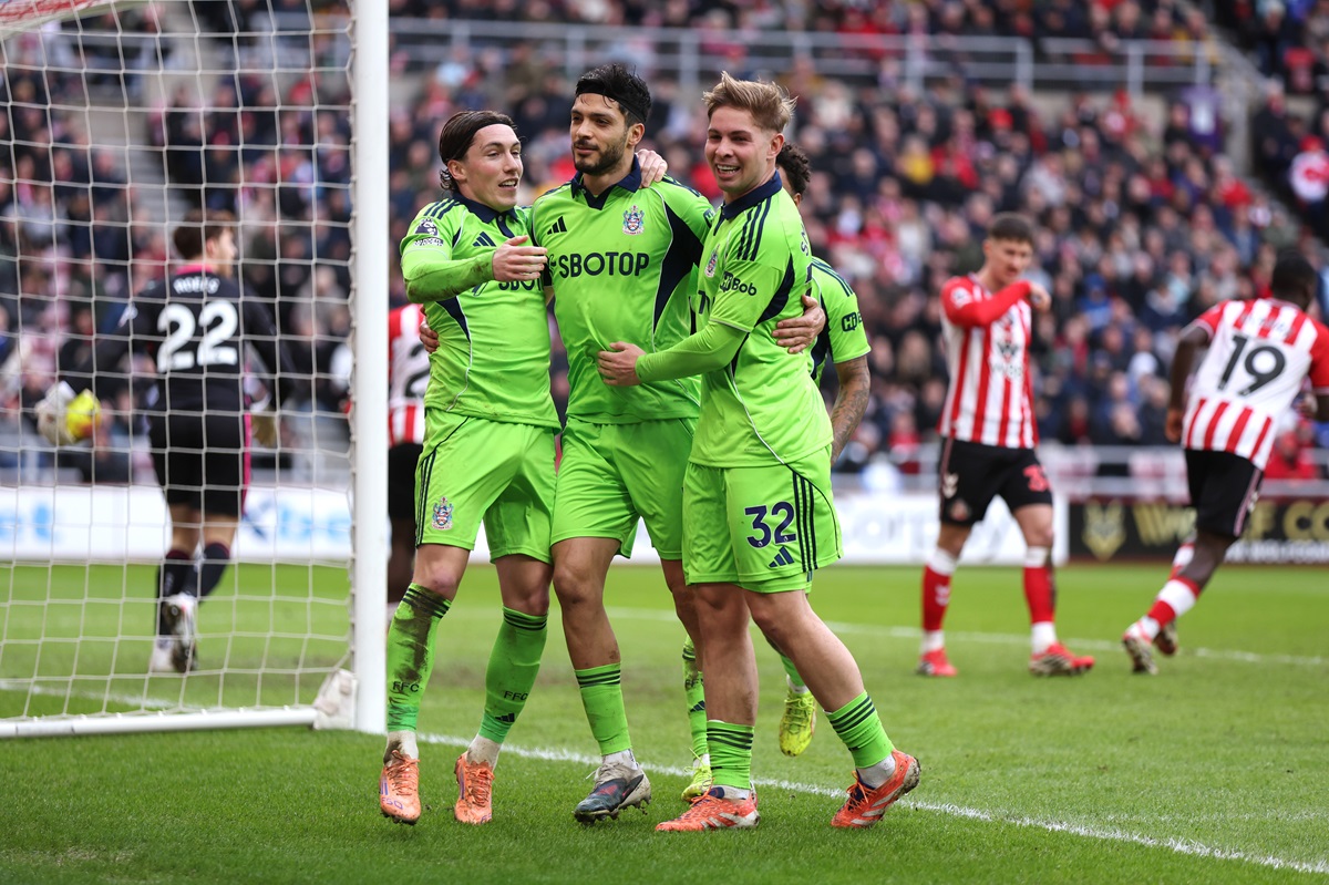 Hubo un doblete de Raúl Jiménez y un tanto de Iwobi. Fulham cortó su mala racha y le ganó 3 a 1 al Sunderland