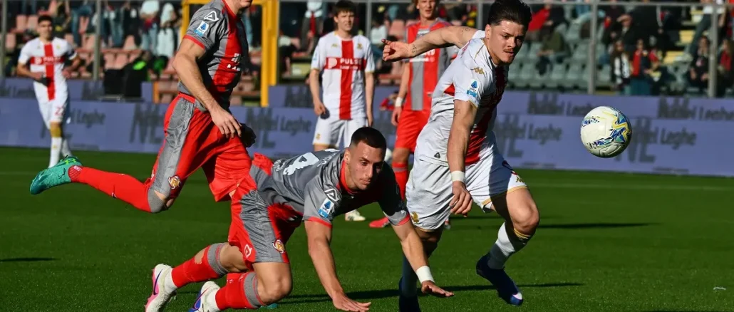 Cremonese y Genoa igualaron sin goles en una batalla por el descenso en la Serie A