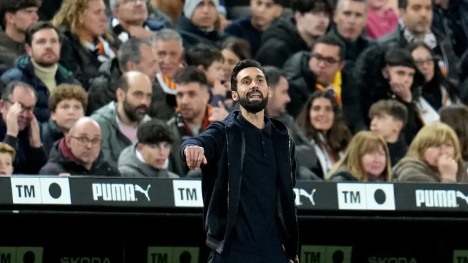 Álvaro Arbeloa le devolvió el dardo al Barcelona: "Pregúntenle a Hansi Flick"