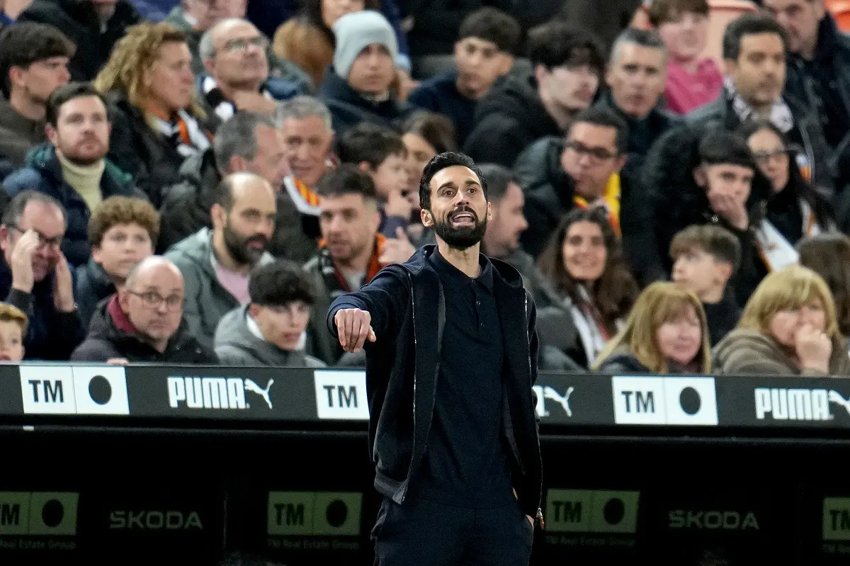 Álvaro Arbeloa le devolvió el dardo al Barcelona: "Pregúntenle a Hansi Flick"